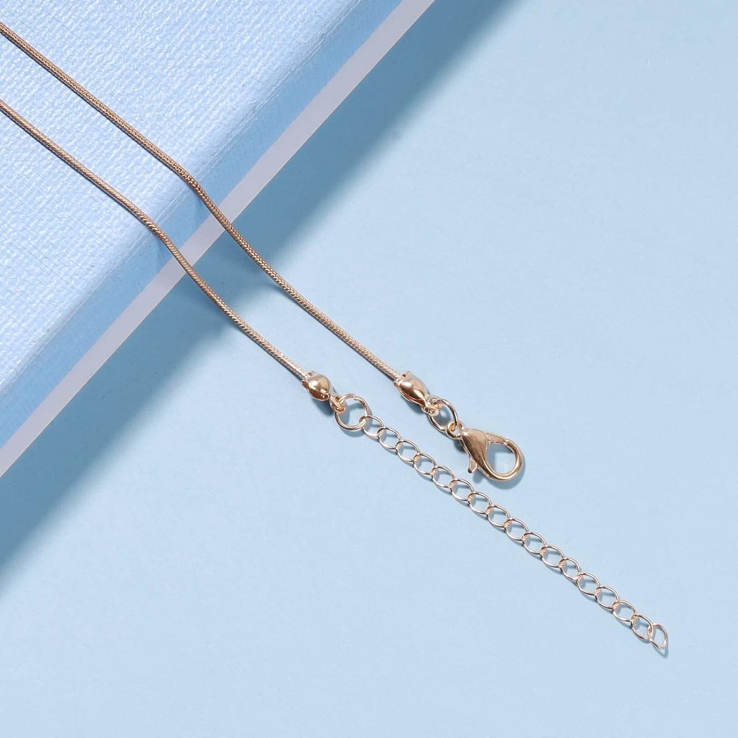 Boho Layered Coin Necklace Choker Gold Medallion Pendant Necklace Round Disc Necklace Vintage Snake Chain Necklace Jewelry for Women