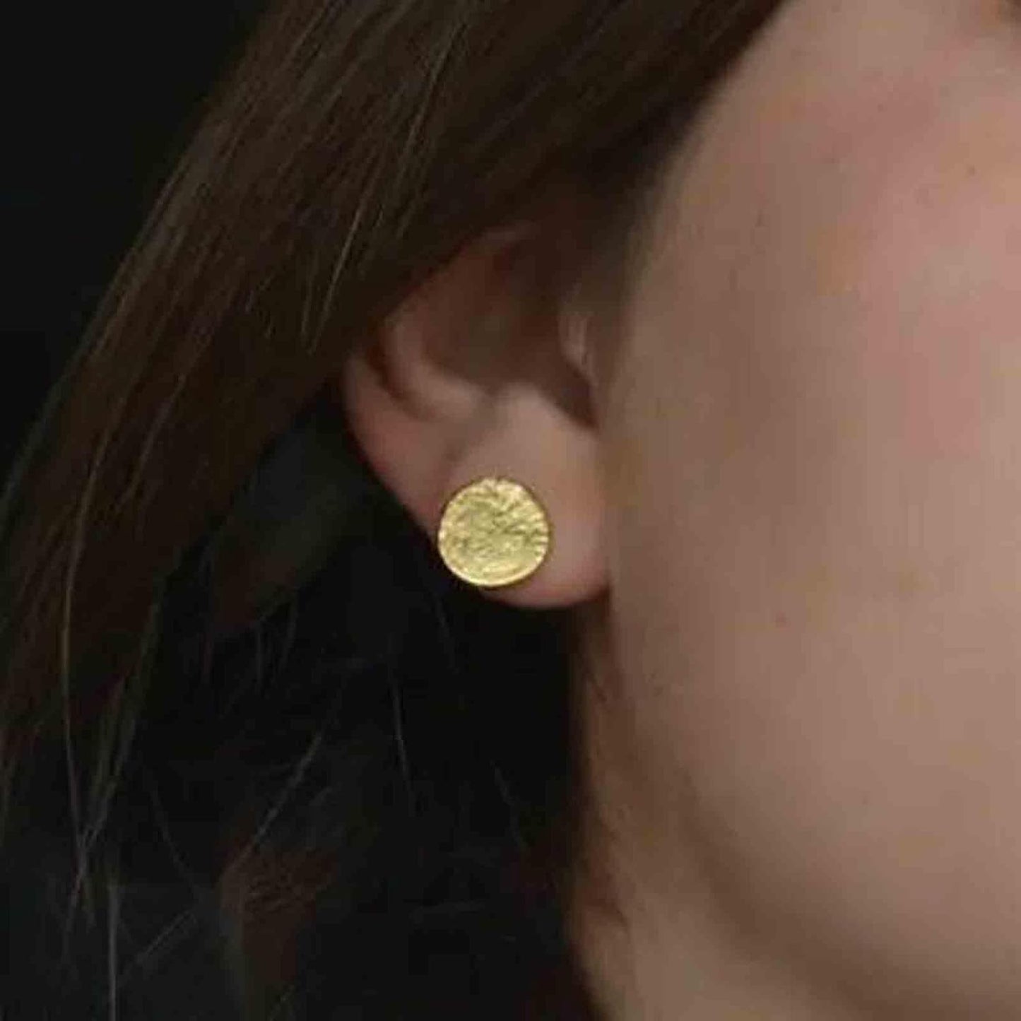 Boho Disc Coin Studs Earrings Gold Hammered Coin Earrings Tiny Circle Earrings Studs Minimalist Geometric Earrings for Women and Girls Gifts