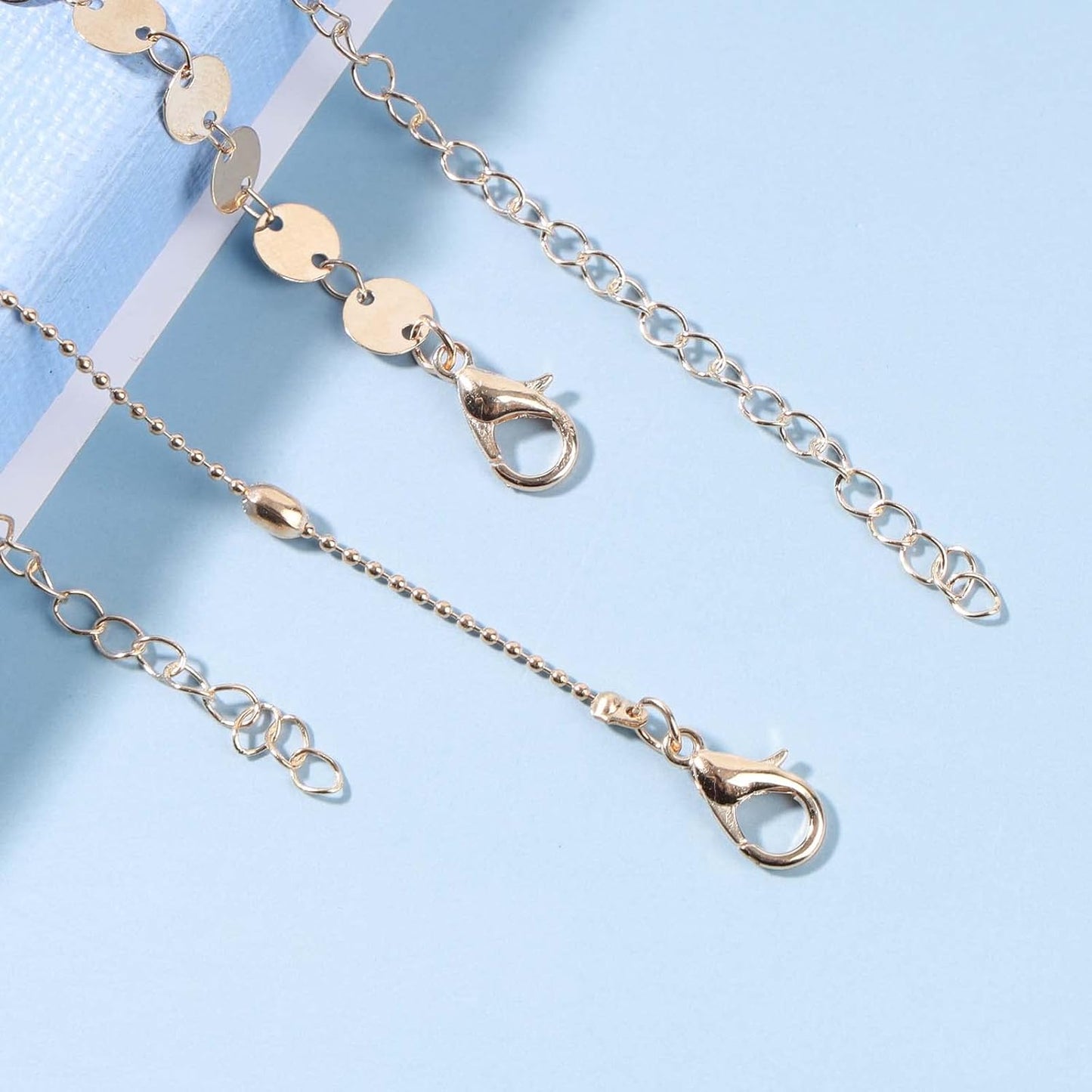 Boho Layered Satellite Disc Choker Necklace Gold Sequin Disc Chain Necklace Vintage Double Layer Necklace Short Collarbone Necklace Chain Jewelry for Women and Girls Gift