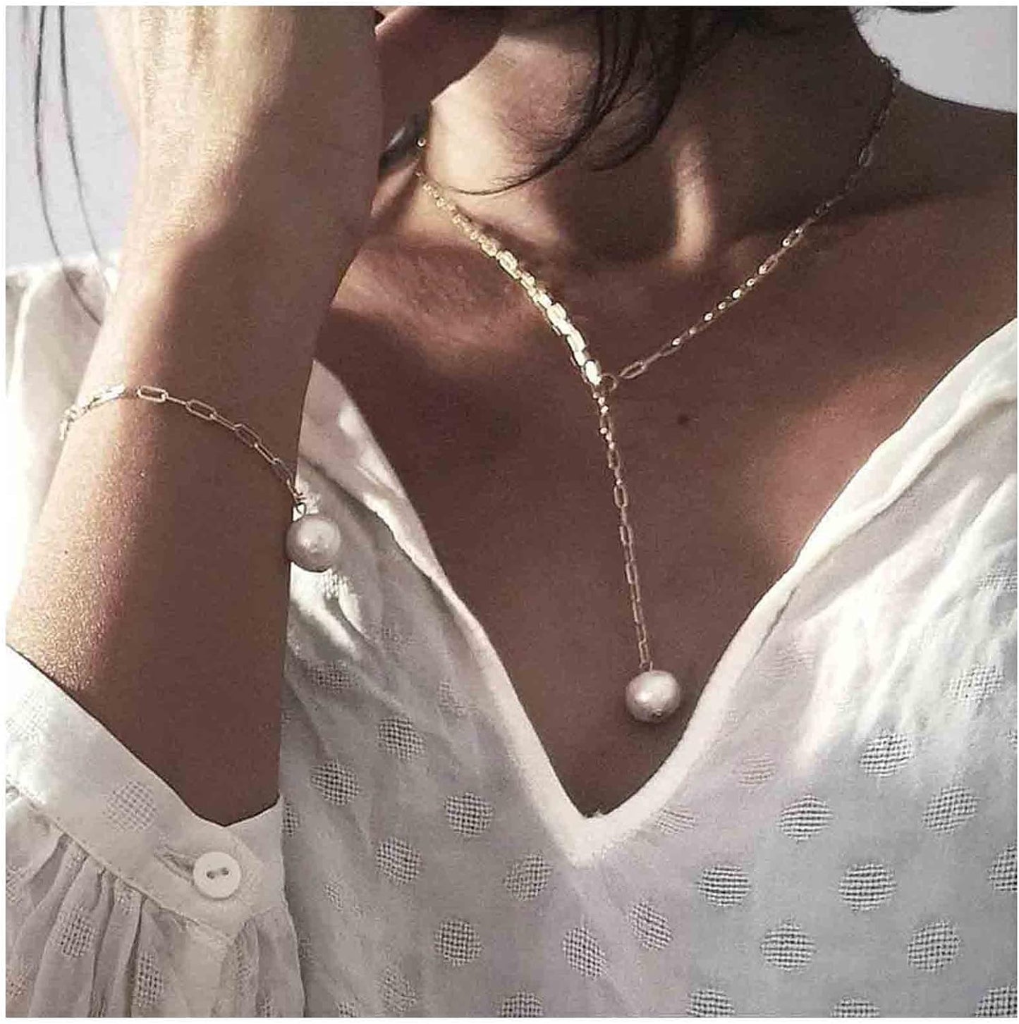 Boho Long Pearl Necklace Gold Lariat Y Necklace Choker Pearl Pendant Necklace Vintage Minimalist Necklace Chain Jewelry for Women and Girls