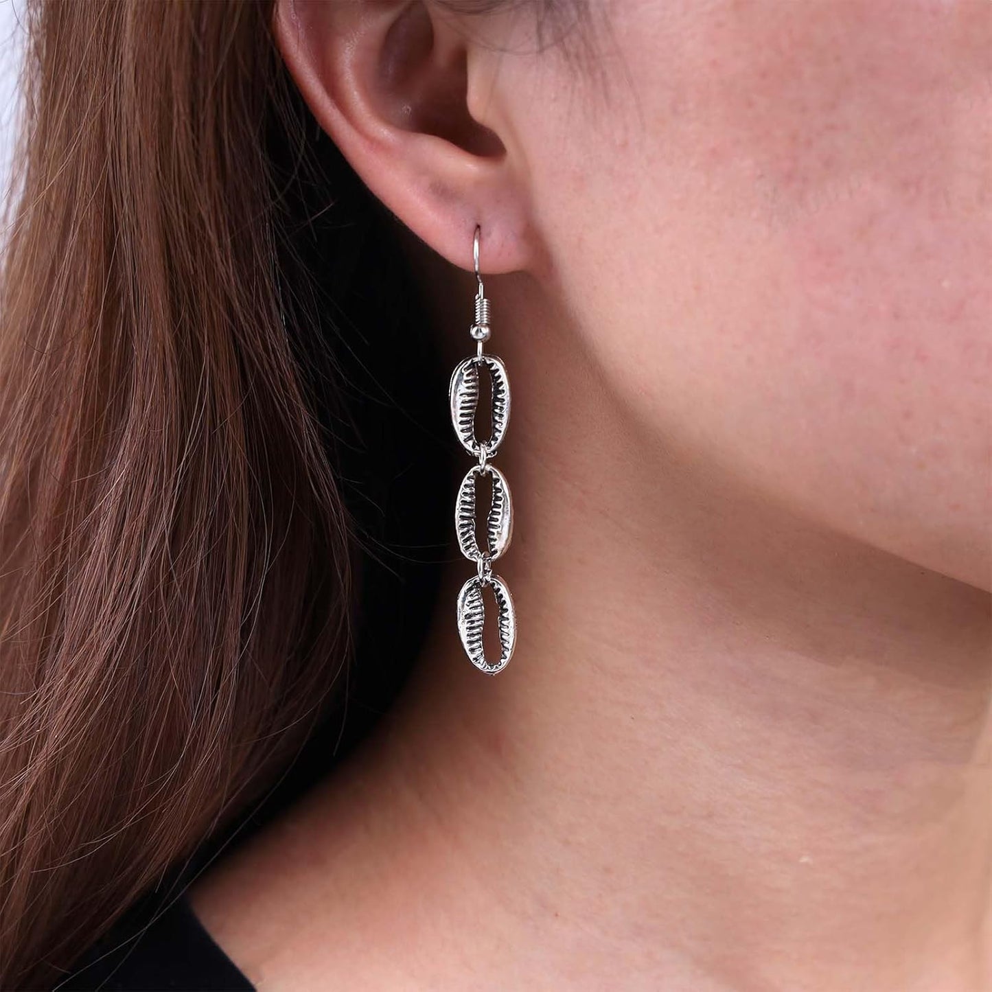 Boho Cowrie Shell Earrings Silver Shell Drop Earrings Vintage Sea Shell Earrings Long Metal Cowrie Earrings Jewelry for Women