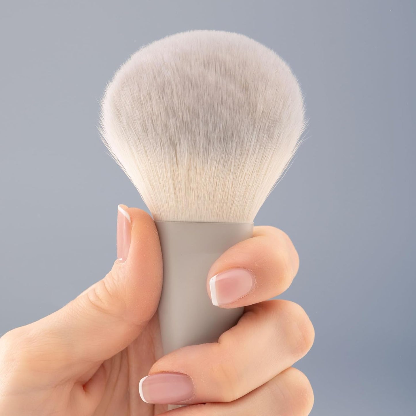 Snow Fox Skincare Fox Tail Loose Powder Brush for Fast Powder Application