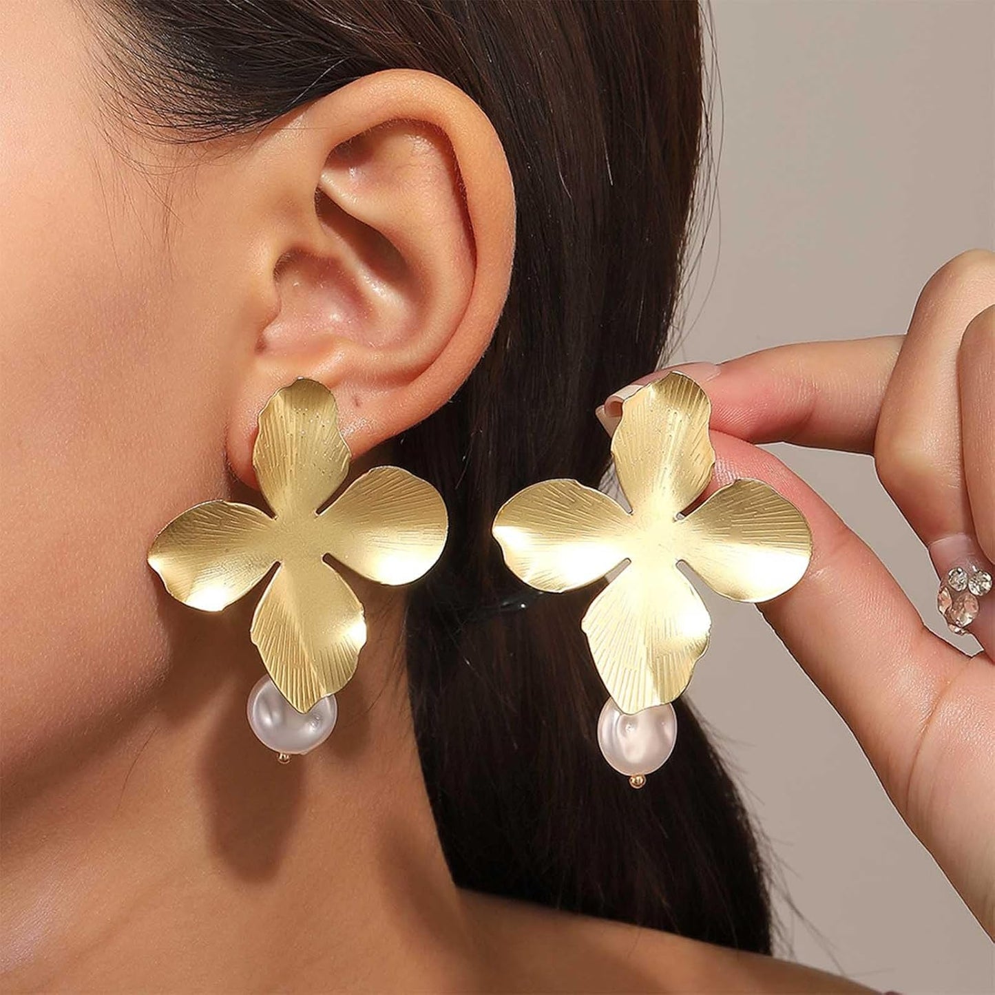 Boho Big Flower Drop Earrings Vintage Gold Floral Petal Dangle Earrings Statement French Flower Pearl Drop Earrings Studs Wedding Bridesmaid Earrings Jewelry for Women