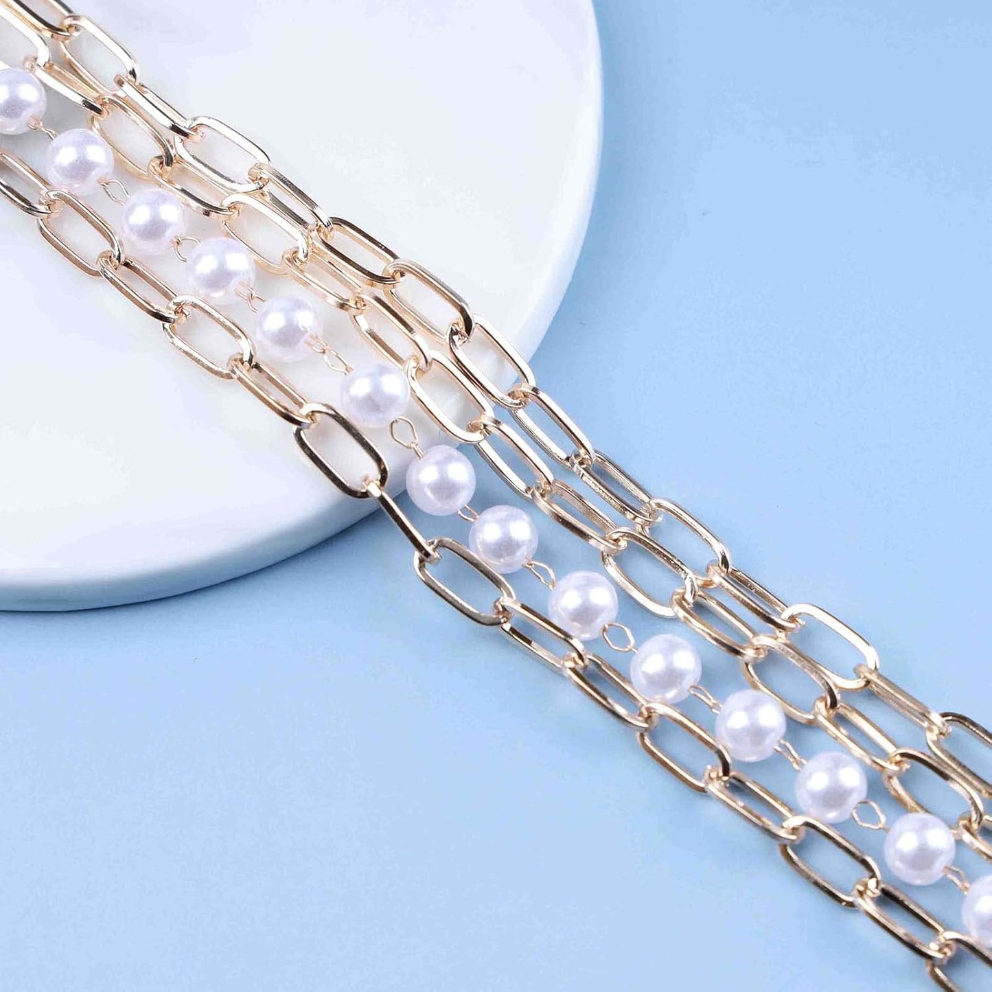 Boho Layered Pearl Choker Necklace Chain Vintage Gold Heart Pendant Cuban Chain Necklace Rock Statement Pearl Heart Necklace Asymmetrical Pearl Strand Necklace Jewelry for Women and Girls