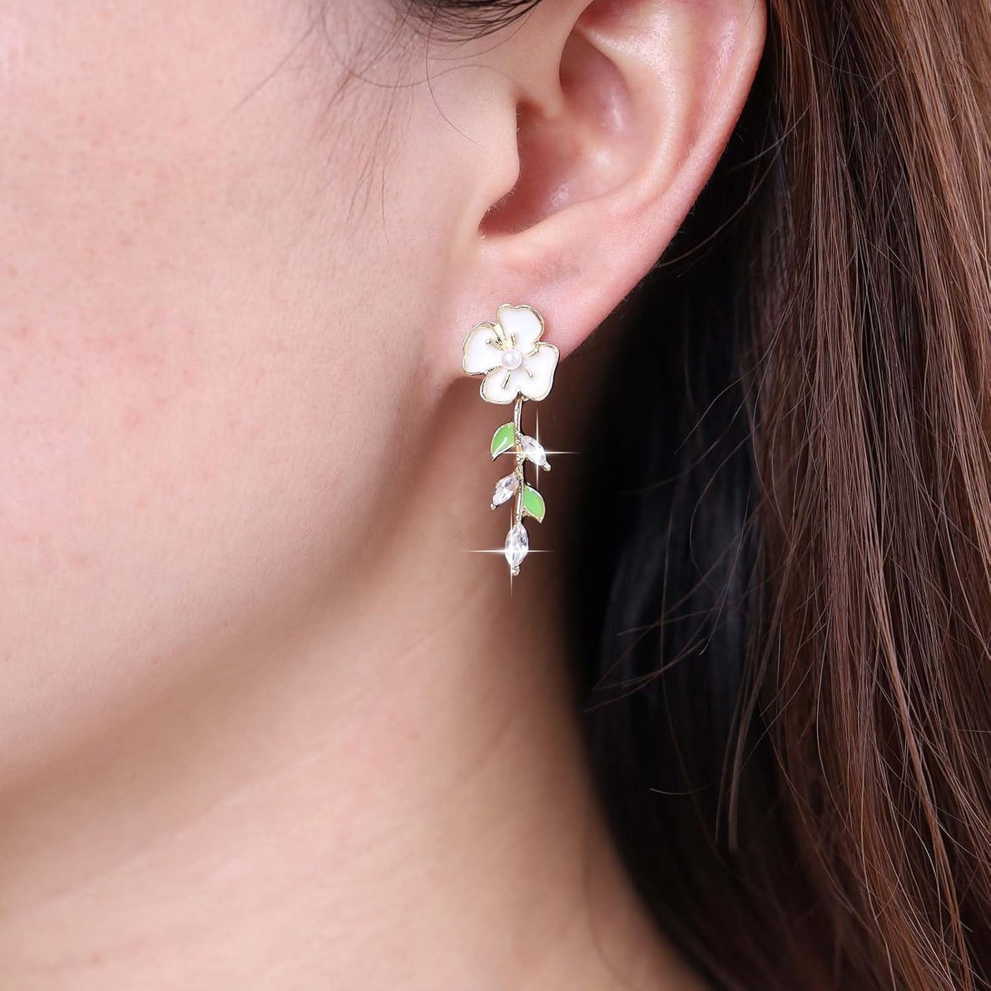 Vintage Pearl Flower Earrings Crystal Leaf Drop Earrings Gold Pearl Stud Earrings White Enamel Flower Earrings Jewelry for Women