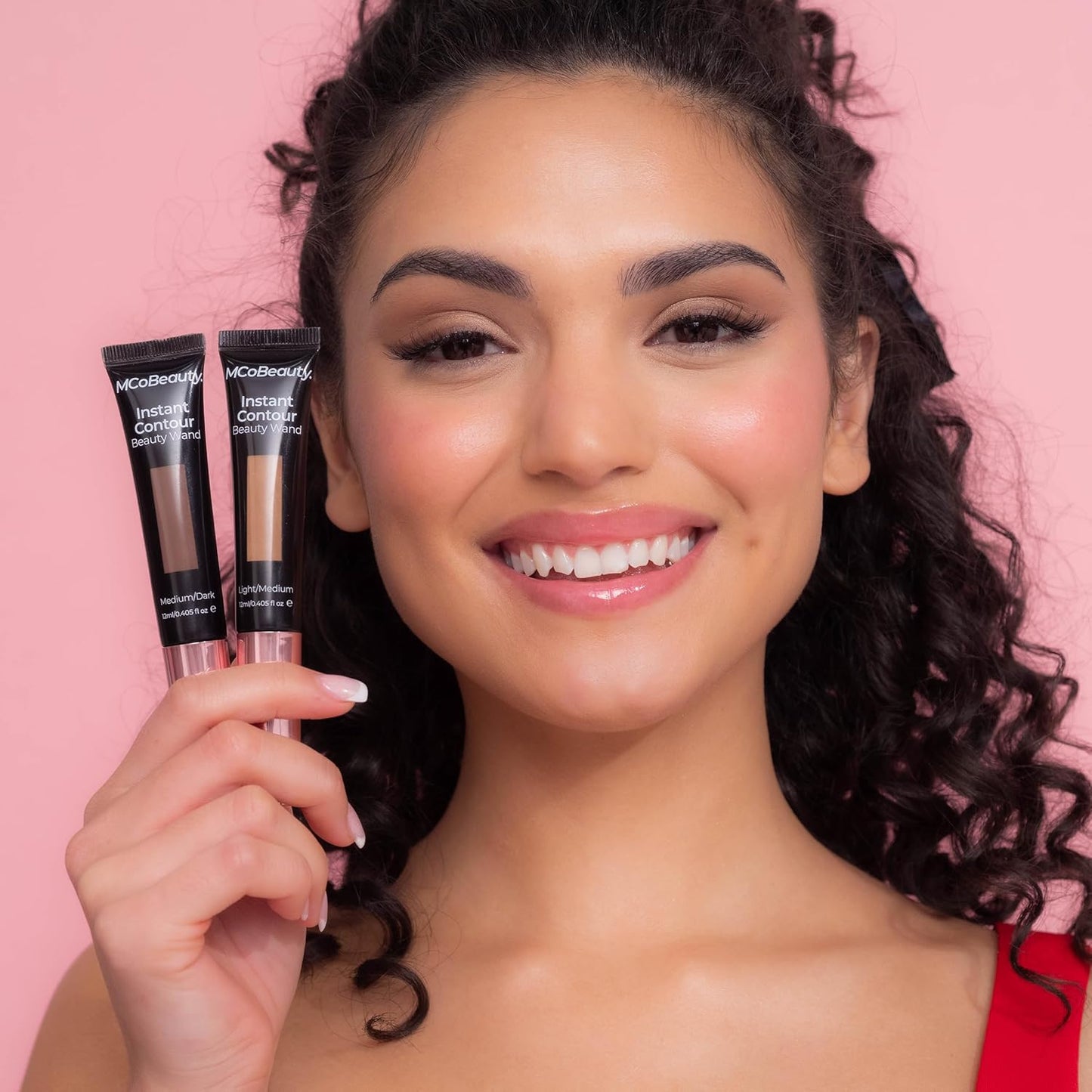 MCoBeauty Instant Contour Beauty Wand, Medium/Dark, Sculpt & Define for a Natural Contour, Vegan, Cruelty Free Cosmetics