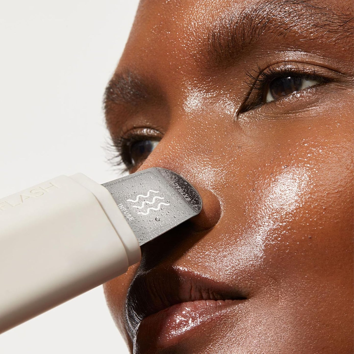 DERMAFLASH DERMAPORE+™ Ultrasonic 2-in-1 Pore Extractor and Serum Infuser, Stone