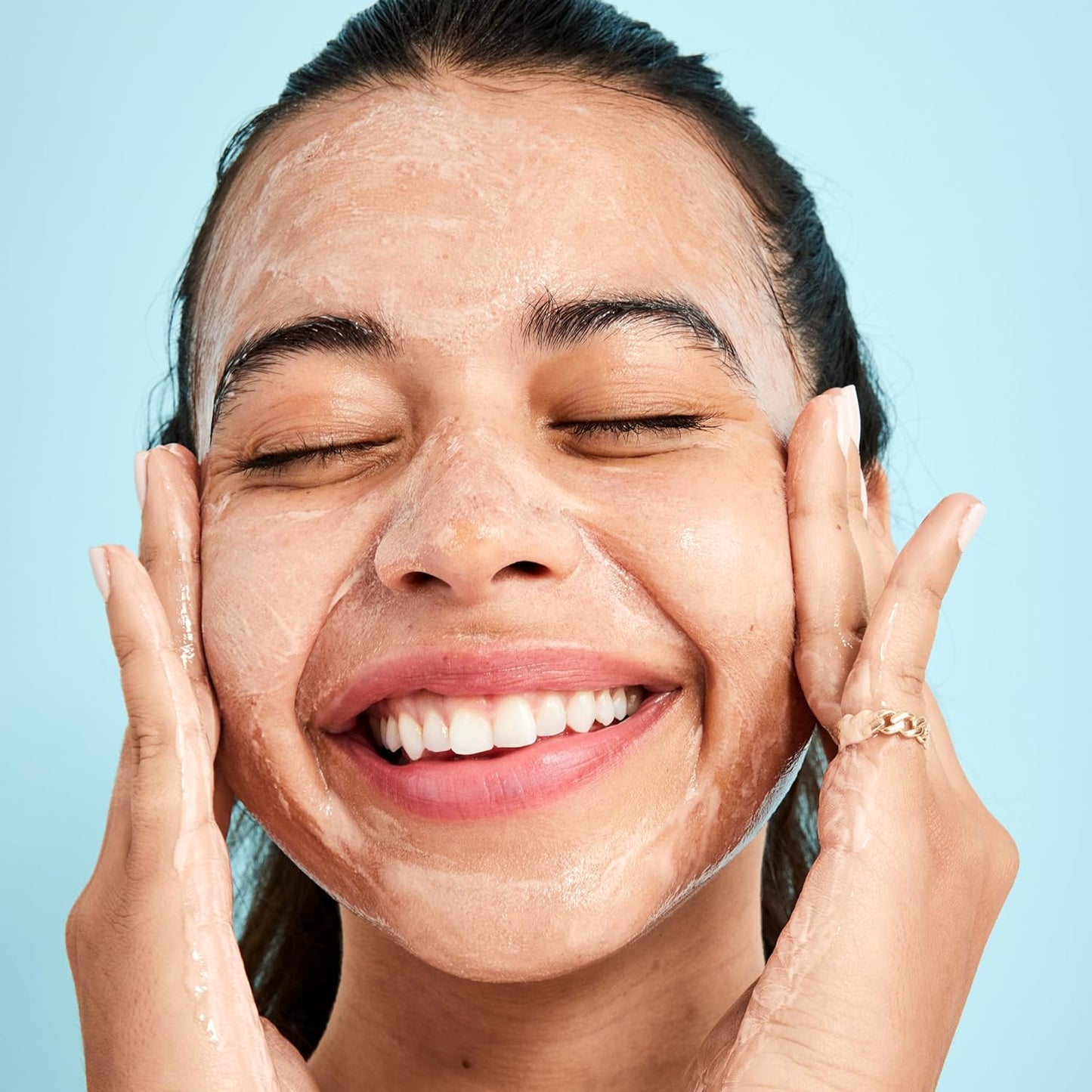 First Aid Beauty - Pure Skin Deep Cleanser with Red Clay, Deep Cleansing Face Wash with Antioxidant Booster for Oily and Blemish-Prone Skin, Reduce Oil & Unclog Pores, Safe for Sensitive Skin, 4.7 oz